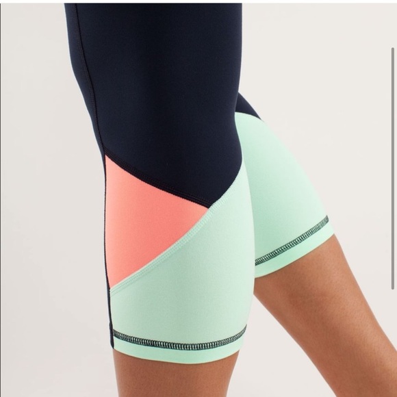 Lululemon Embody crop - Picture 2 of 5